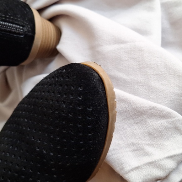 Kenneth Cole suede booties - Picture 16 of 16